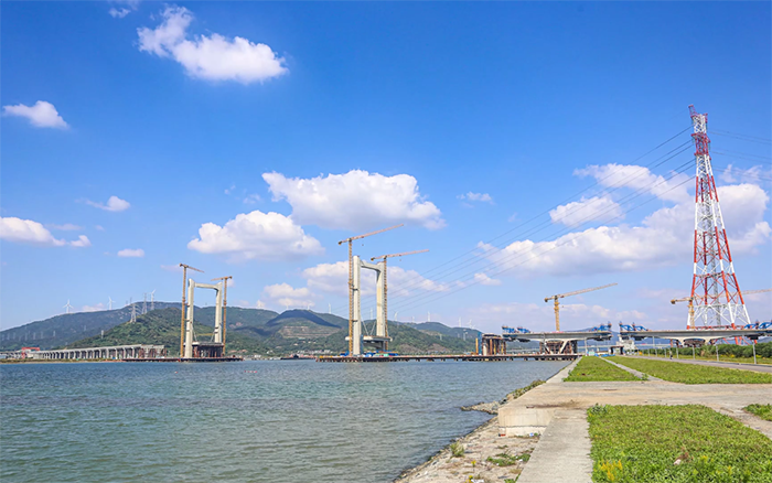 “牽手”群島！徐工塔機助力世界級跨海連島工程刷新“進度條”