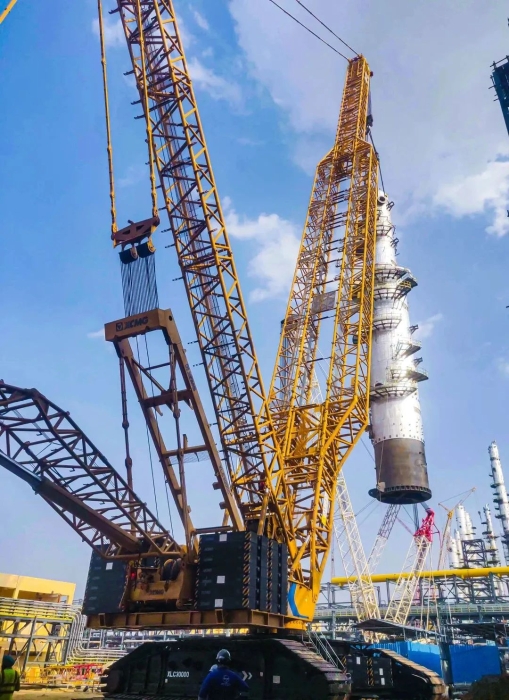 奔赴海外！徐工履帶起重機跨海助建大型石油煉化項目