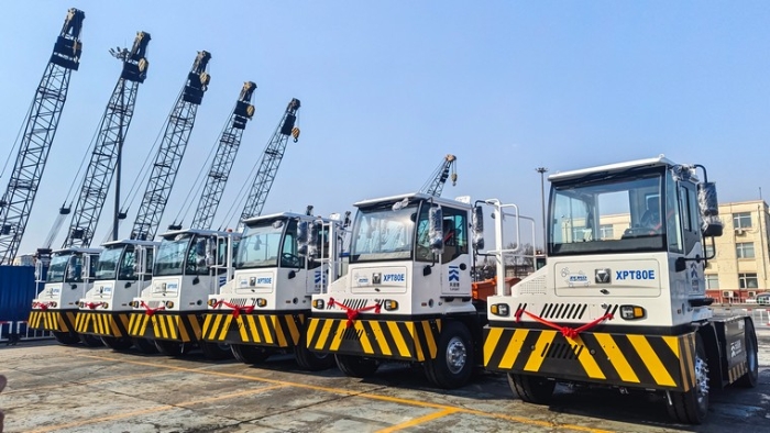 新車交付忙！徐工新能源重載牽引車以多維優(yōu)勢(shì)賦能大宗貨物智慧轉(zhuǎn)運(yùn)